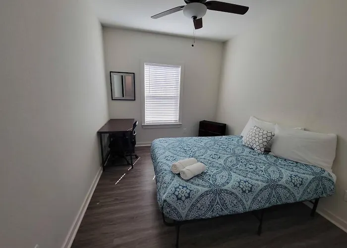 Near Downtown Dining & Base - Flow Holiday home Pensacola
