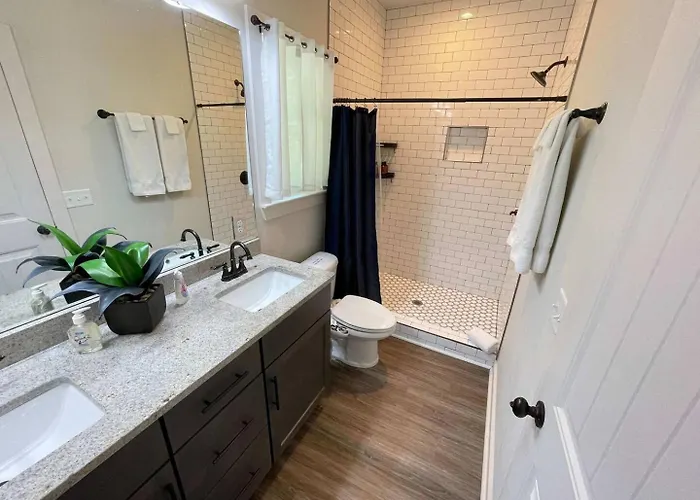 Near Downtown Dining & Base - Flow Holiday home