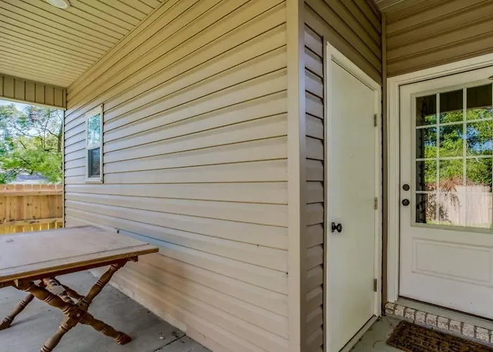 Near Downtown Dining & Base - Flow Holiday home Pensacola