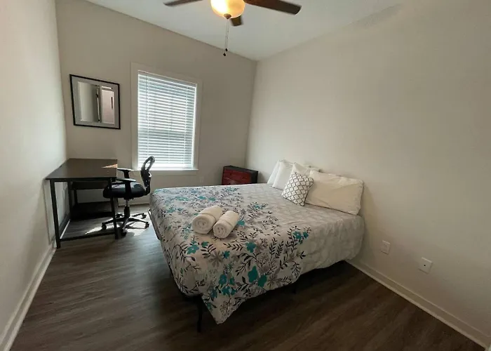 Near Downtown Dining & Base - Flow Holiday home Pensacola